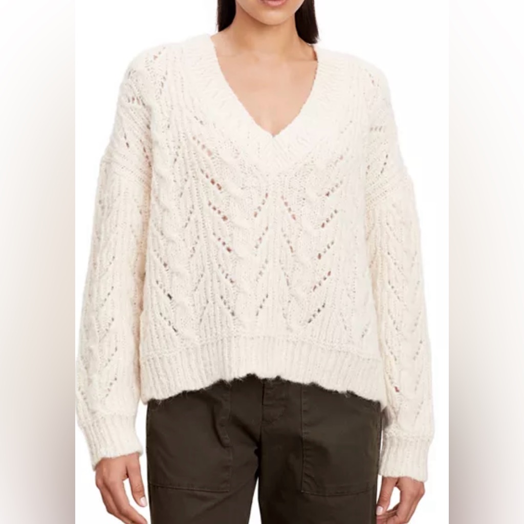 Velvet By Graham And Spencer Nwt Sade Alpaca-Blend Cable Knit V-Neck Sweater
